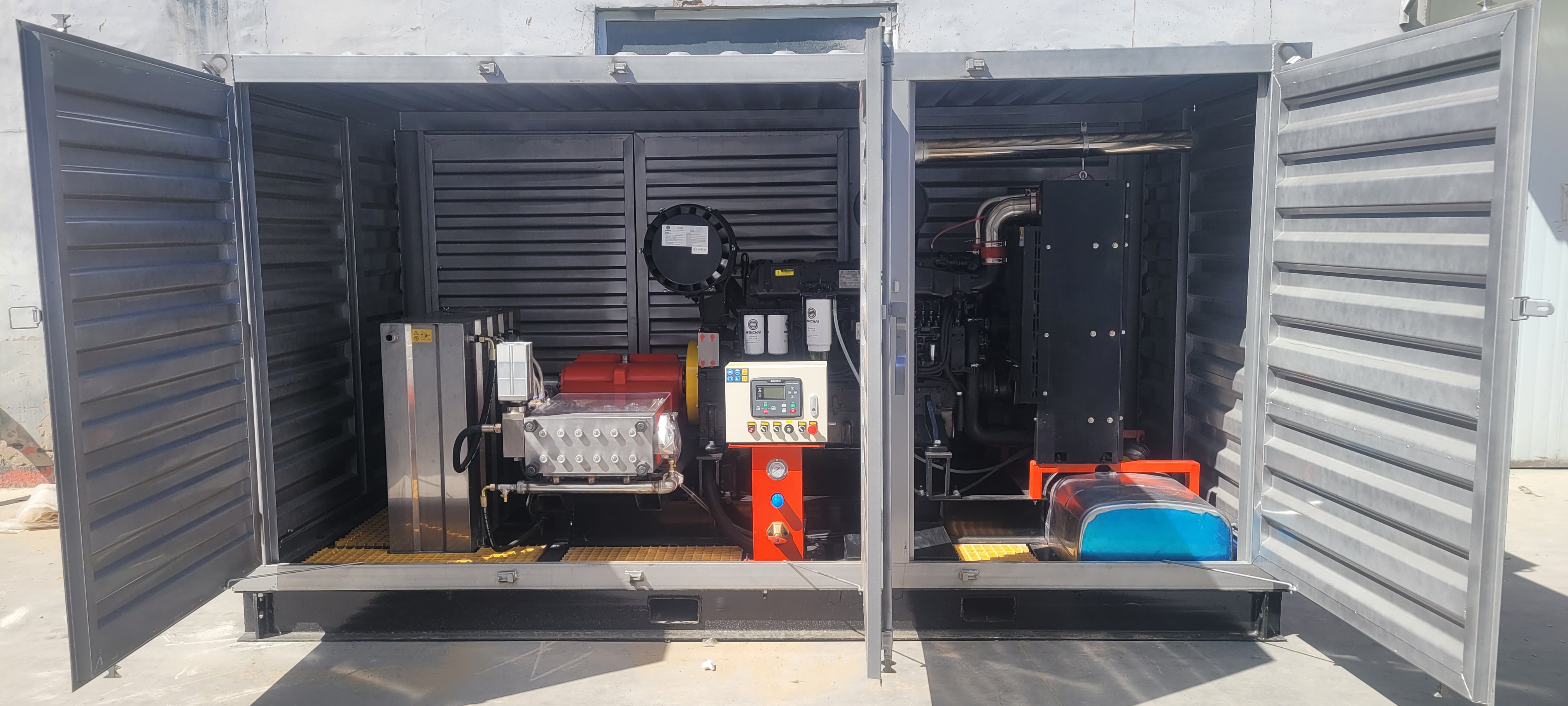 1500公斤柴油高壓水刀 超高壓清洗機 1500公斤柴油高壓水刀 超高壓清洗機